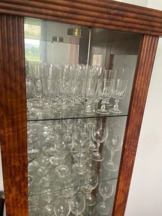 Mueble cristalero madera y cristal