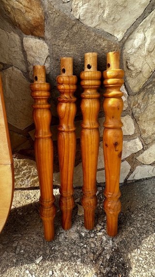 Mesa redonda de madera