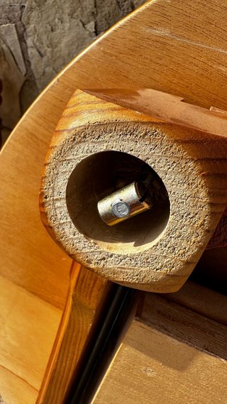 Mesa redonda de madera