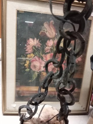 Lampadario in legno e metallo