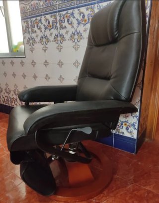 Sillón de piel negro