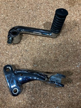 Soporte estribera y pedal cambio Harley Sportster