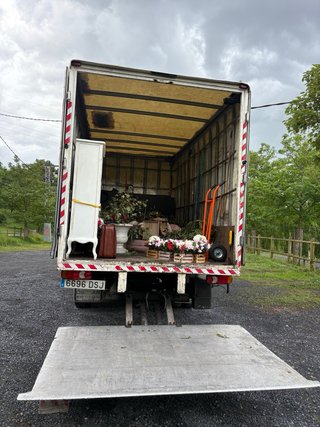 Nissan Atleon 2004