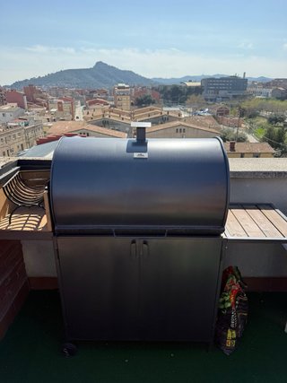 Barbacoa de hierro con tapa