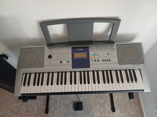 Órgano Yamaha E323 como nuevo