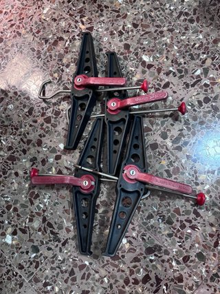 Juego de fijaciones Würth para escaleras
