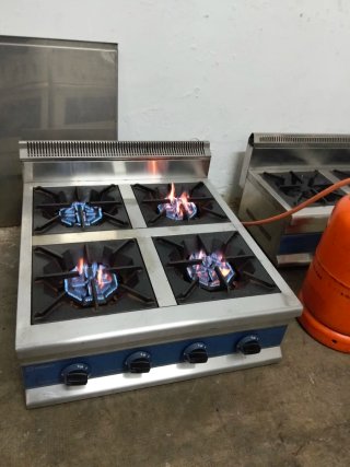 Cocina de gas butano 4 fuegos industrial
