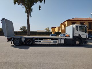 Scania P 380-CAMIONES PORTAMAQUINARIAS