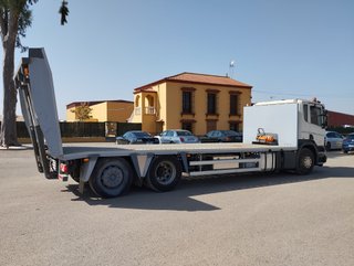 Scania P 380-CAMIONES PORTAMAQUINARIAS