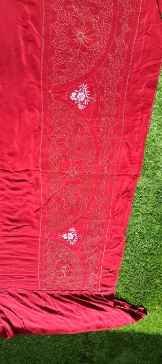 Colcha vintage bordada 197x127 cm