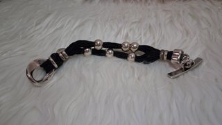 Pulsera Ciclón de cuero y bañada en plata