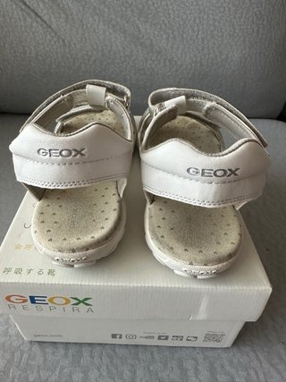 Zapatos niña Geox talla 34