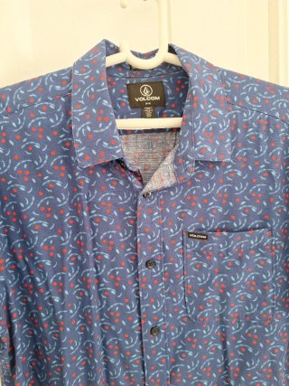Camisa Volcom Estampada Manga Corta Talla M