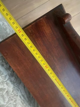 Mueble auxiliar de madera con cajones