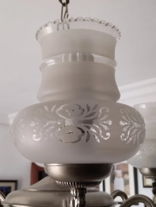 Lámpara de techo vintage dorada y blanca