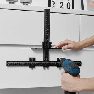Plantilla de Hardware para Gabinetes, Plantilla Ajustable de Aleación de Aluminio con Perforador Central, Herramienta de Plantilla para la Instalación de Manijas, Tiradores y Pomos de Puertas y Ca...
