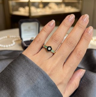 Anillo Tynel oro 18k diamante esmeraldas