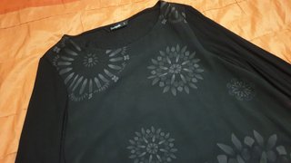 Camiseta Desigual corte precioso, Talla S/M