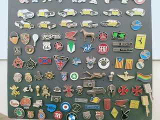 PINS DE PERSONAJES DE COMICS FAMOSOS Y OTRO VARIOS
