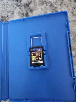 2 juegos, Invizimals La Alianza y Minecraft