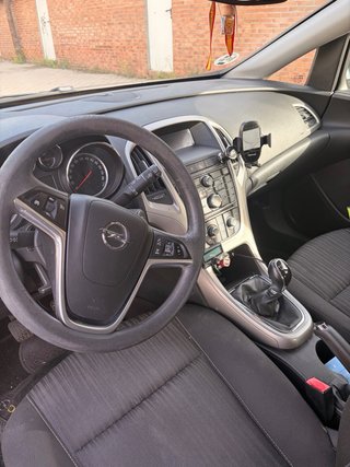 Opel Astra 2011