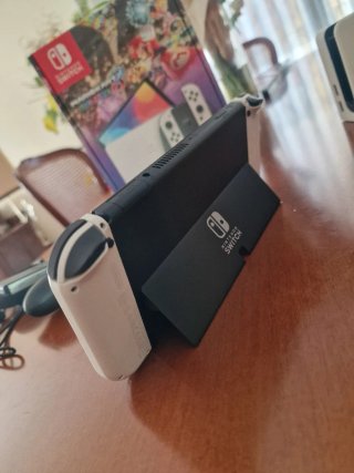 Nintendo Switch OLED Mario Kart 8 Deluxe