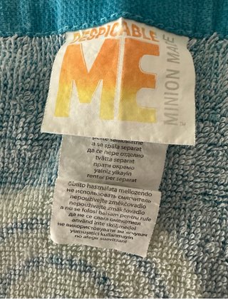 Toalha de praia Minions com oferta de lápis novo M