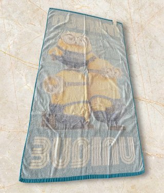 Toalha de praia Minions com oferta de lápis novo M
