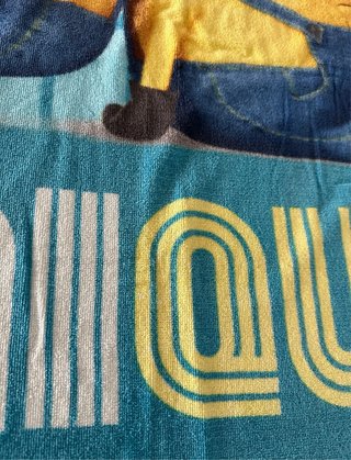 Toalha de praia Minions com oferta de lápis novo M
