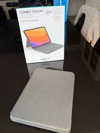 Teclado Logitech Combo Touch iPad Air 4/5