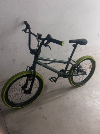 Bicicleta BMX verde