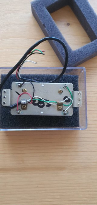 Pastilla Humbucker de Fender Blanca