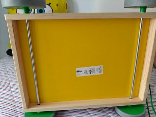 Caja de madera con ruedas Ikea
