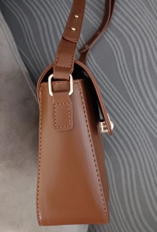 Bolso de hombro elegante mujer de piel a estrenar