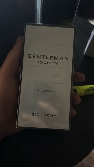 Givenchy Gentleman Perfume Negro