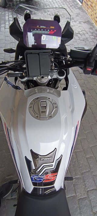 BMW F750GS