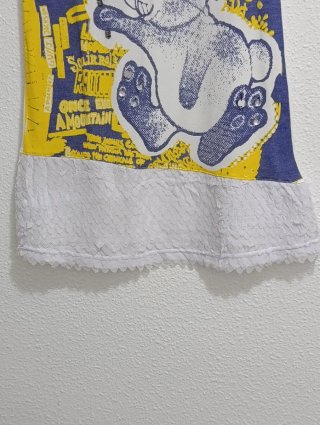 Camiseta mujer con dibujo y pedrería