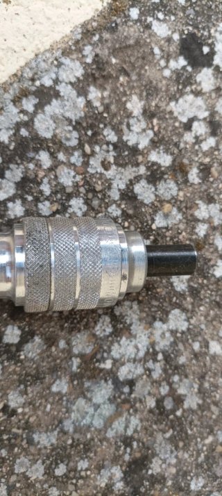 Adaptadores para taladro sin usar y otras cosas.