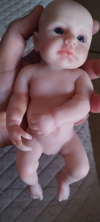 Muñeca de silicona realista