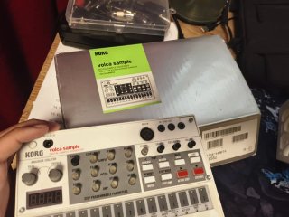 Korg Volca Sample + Soporte