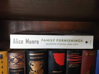 LIBRO EN INGLÉS: ALICE MUNRO, FAMILY FURNISHINGS