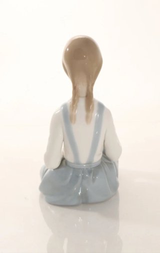 Figura Lladro Niña Sentada Con Flor