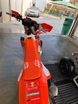KTM 300 EXC 2025 Campeona del Mundo