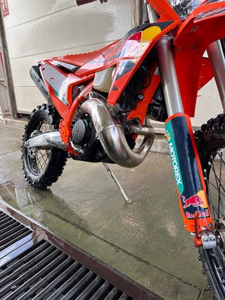KTM 300 EXC 2025 Campeona del Mundo