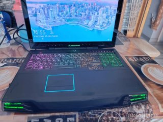 Portátil Alienware Negro Multicolor
