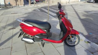 Honda Vision 110 Roja Scooter Automática