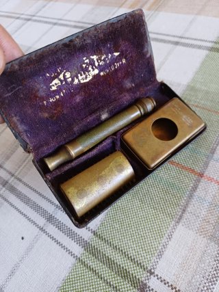 Antigua maquinilla Gillette con caja