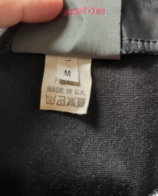 Saia Efeito Vinil Preta com Tule Gótico