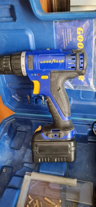 Taladro Inalámbrico Goodyear 14.4V