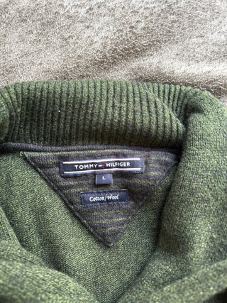 Jersey Tommy Hilfiger verde cuello alto
